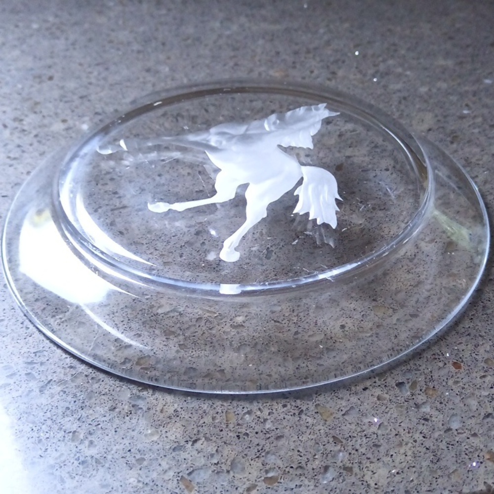 2026 The Year Of Horse 7 1/4" Diameter Crystal Wine Bottle Coaster - Picture 11 of 12